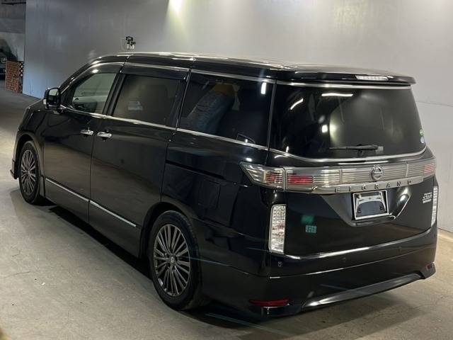 Nissan ELGRAND 2015 8622111-1