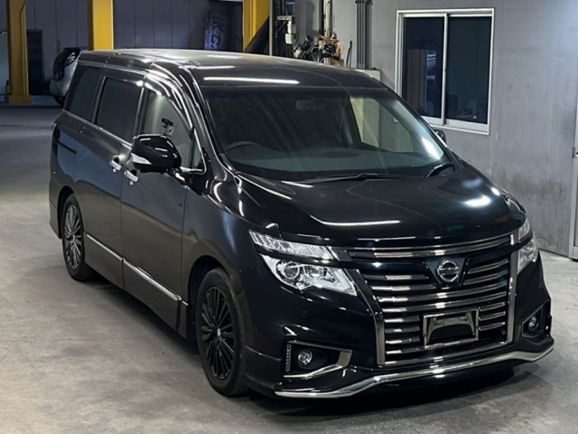 Nissan ELGRAND 2015 8622111-4