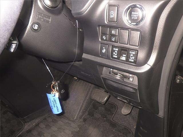 Toyota ESQUIRE 2020 8622833-9