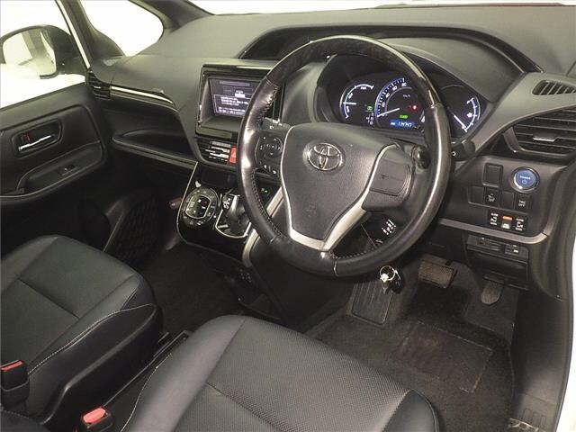 Toyota ESQUIRE 2015 8622834-3