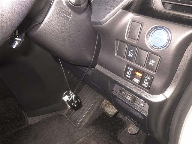 Toyota ESQUIRE 2015 8622834-8