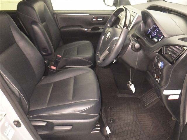 Toyota ESQUIRE 2018 8622836-5