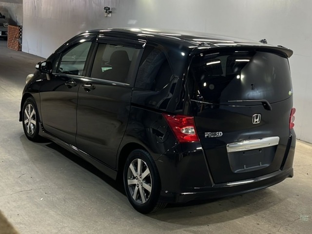 Honda FREED 2009 8624592-1