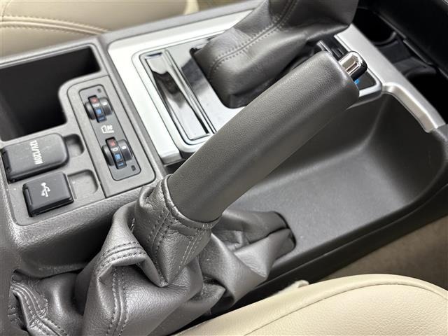 Toyota LAND CRUISER PRADO 2023 8622637-8