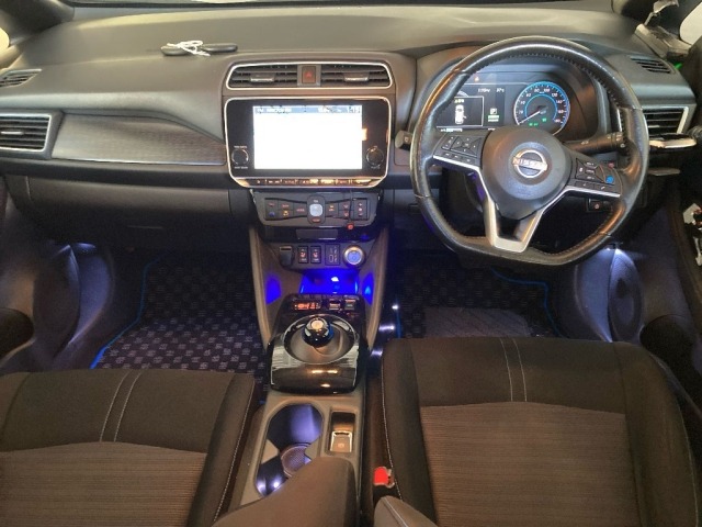 Nissan LEAF 2021 8623832-3