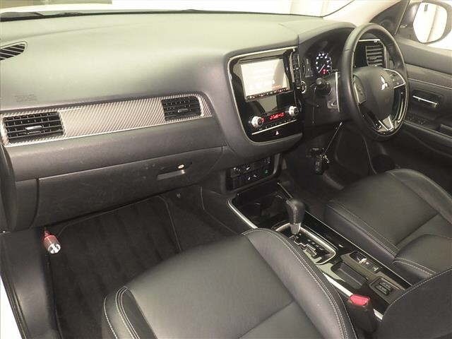 Mitsubishi OUTLANDER 2020 8624364-4