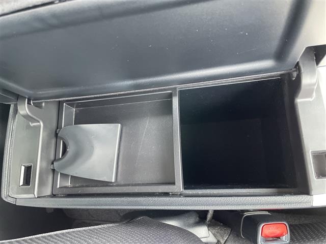 Toyota PRIUS 2016 8622849-9