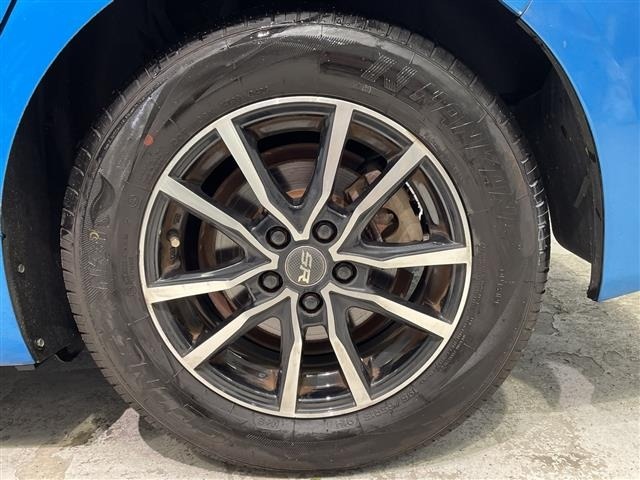 Toyota PRIUS 2019 8622858-6
