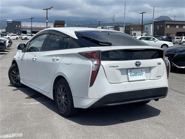 Toyota PRIUS 2016 8622867-13