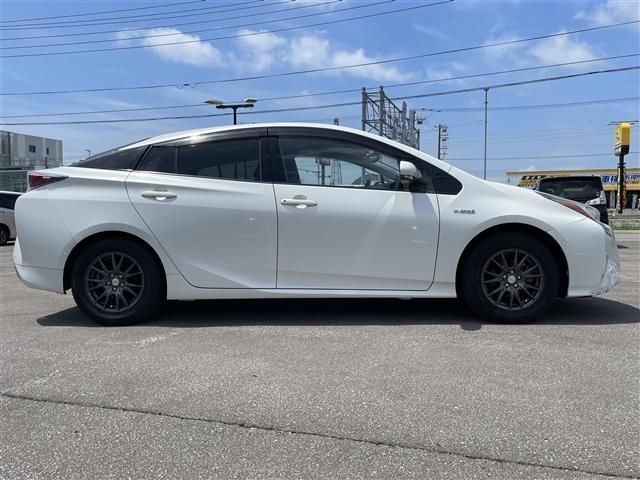 Toyota PRIUS 2016 8622867-6