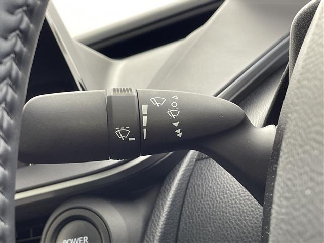Toyota PRIUS 2025 8622871-7