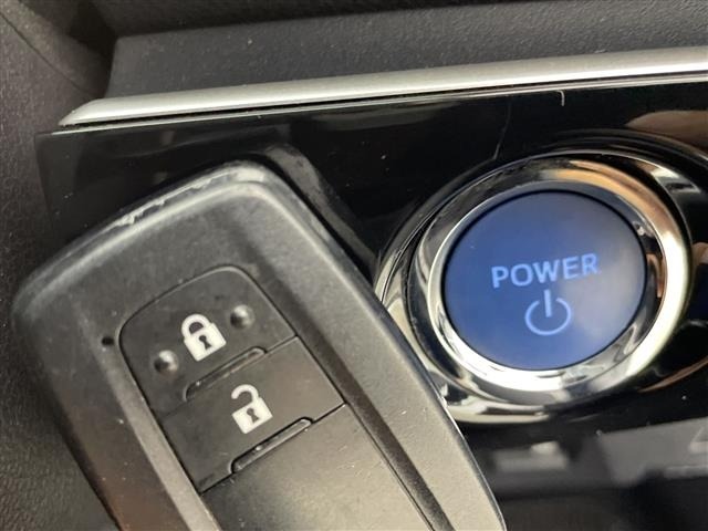 Toyota PRIUS 2018 8622877-9