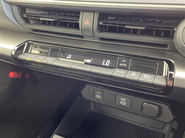 Toyota PRIUS 2025 8622878-21