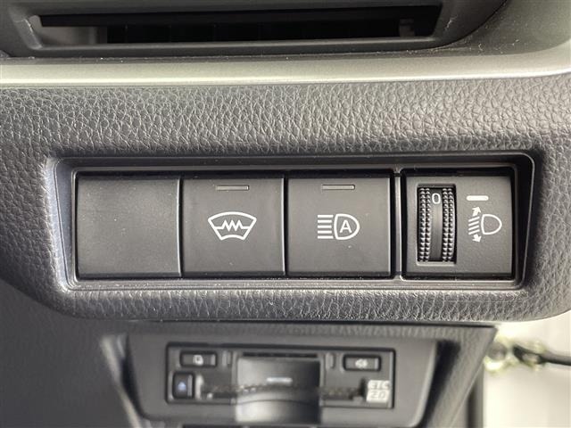 Toyota PRIUS 2025 8622878-9