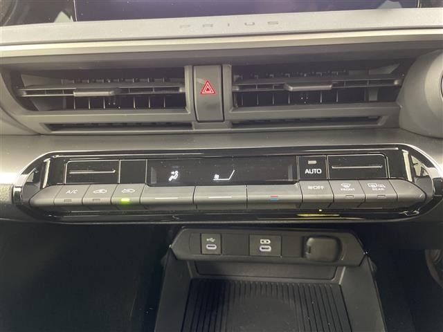 Toyota PRIUS 2025 8622882-11