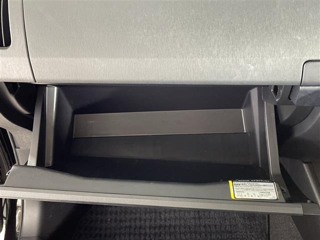 Toyota PRIUS 2013 8622897-6