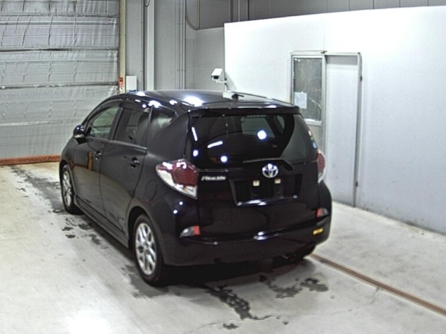Toyota RACTIS 2015 8624158-1