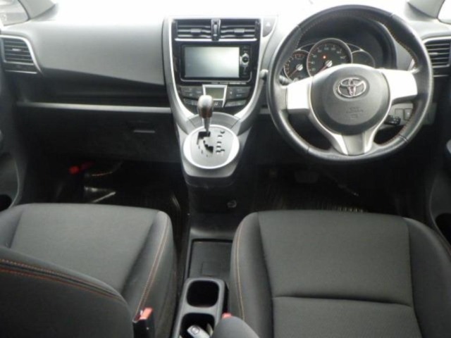 Toyota RACTIS 2015 8624158-3