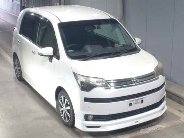 Toyota SPADE 2013 8623282-0