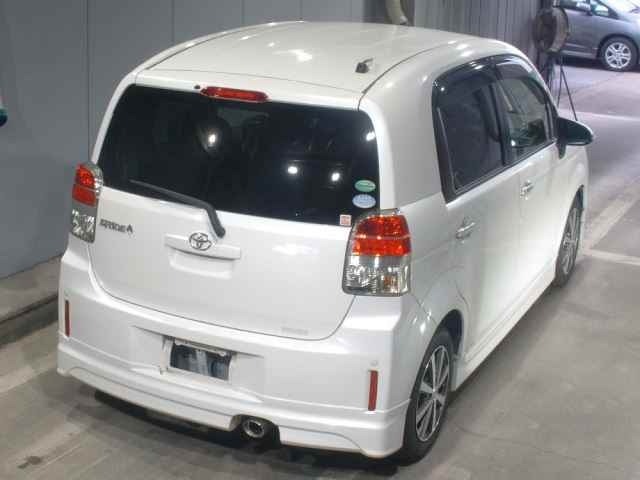 Toyota SPADE 2013 8623282-1