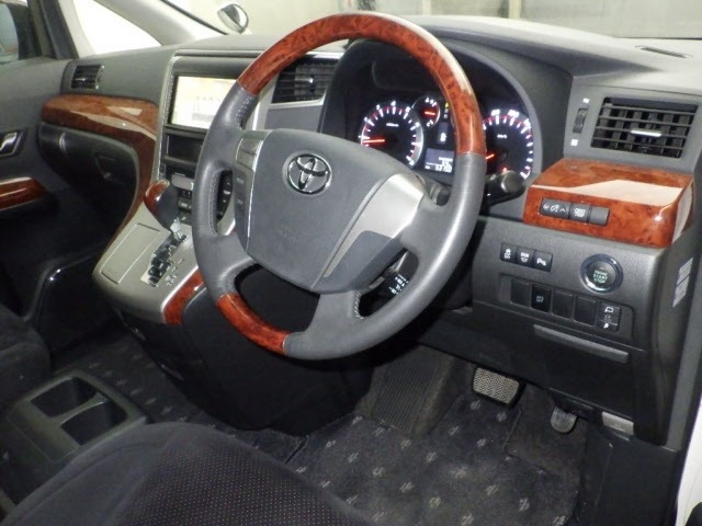 Toyota VELLFIRE 2009 8622747-3