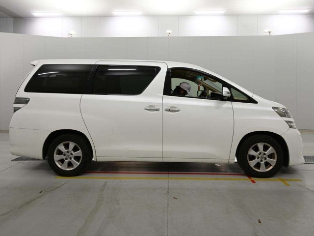 Toyota VELLFIRE 2013 8622758-3