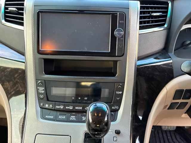 Toyota VELLFIRE 2013 8622778-6