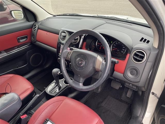 Mazda VERISA 2015 8624435-1