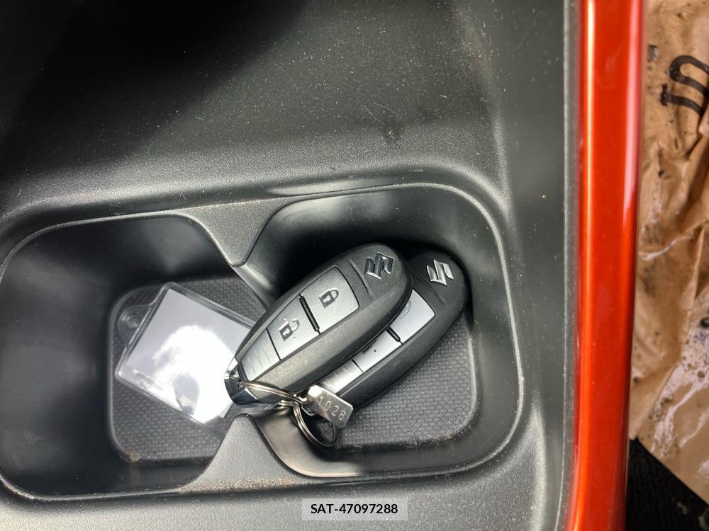 Suzuki IGNIS 2018-09 829396-21