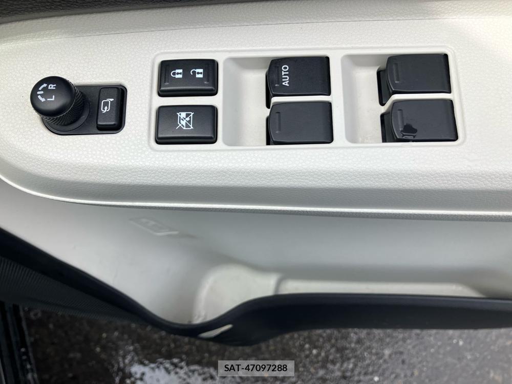Suzuki IGNIS 2018-09 829396-25