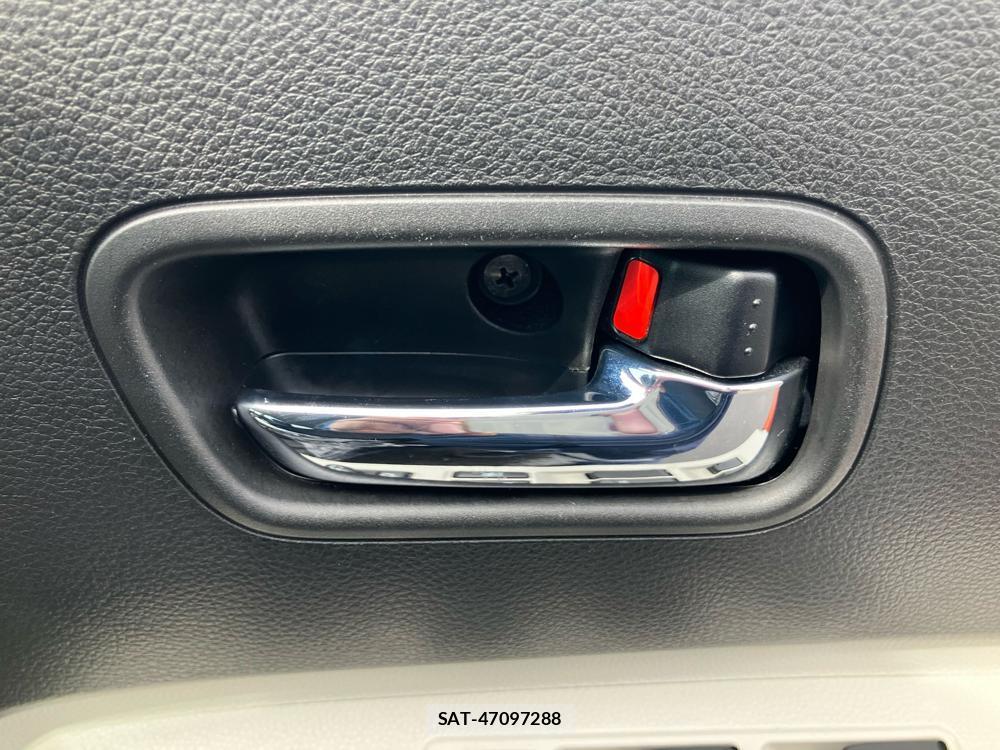 Suzuki IGNIS 2018-09 829396-27