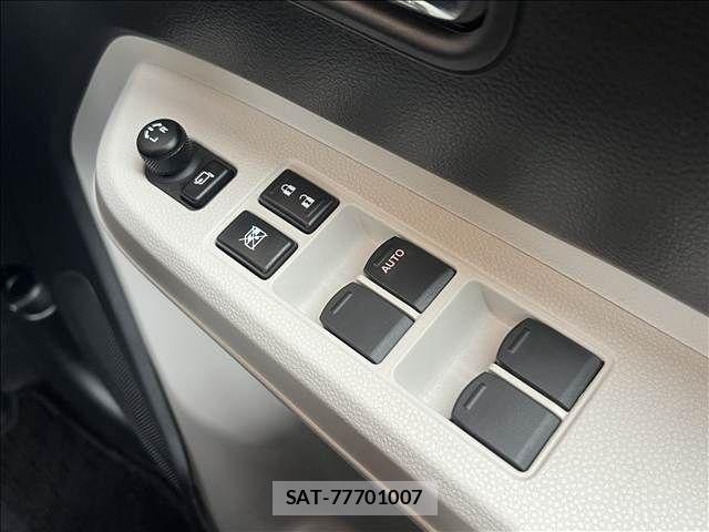 Suzuki IGNIS 2018-12 8829532-28