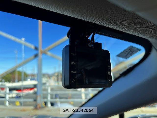 Subaru IMPREZA 2017-07 2009878-21