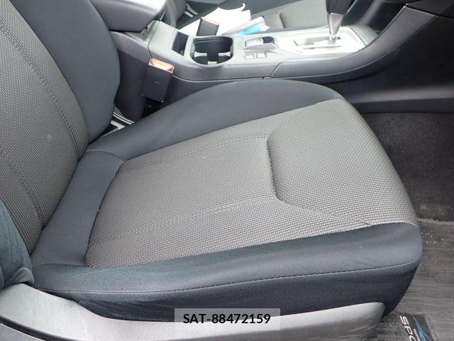 Subaru IMPREZA 2018-03 7962103-21