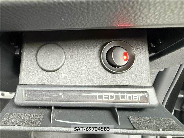 Subaru IMPREZA 2018-01 8036042-14