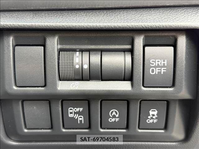 Subaru IMPREZA 2018-01 8036042-27
