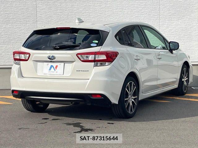 Subaru IMPREZA 2017-07 8207956-16