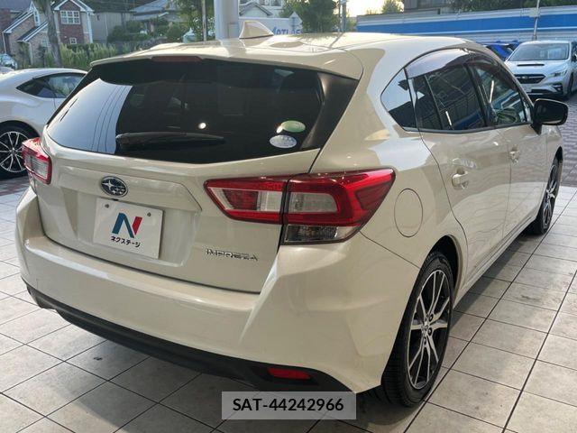 Subaru IMPREZA 2017-07 8230385-17