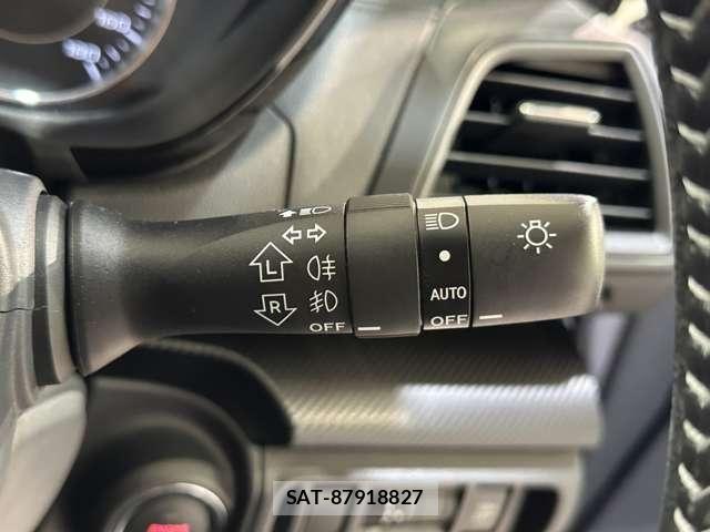 Subaru IMPREZA 2018-10 8245475-12