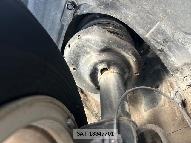 Subaru IMPREZA 2013-08 8366386-19