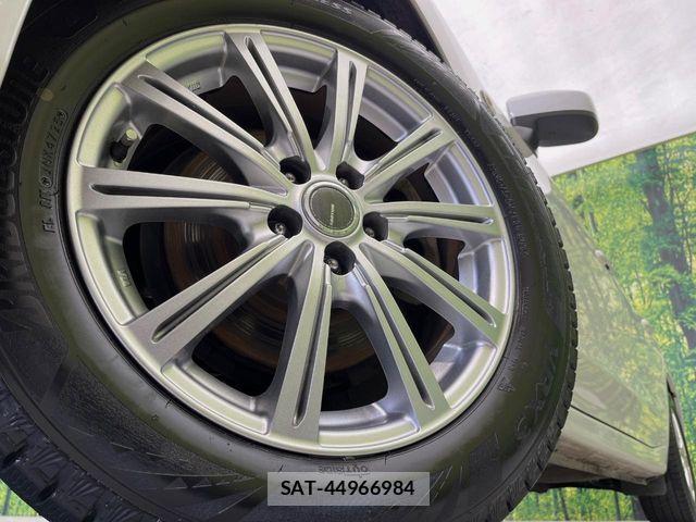 Subaru IMPREZA 2017-06 8366383-12