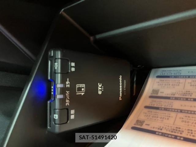Subaru IMPREZA 2018-04 8412943-27
