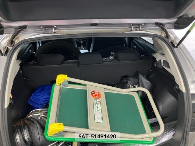Subaru IMPREZA 2018-04 8412943-8