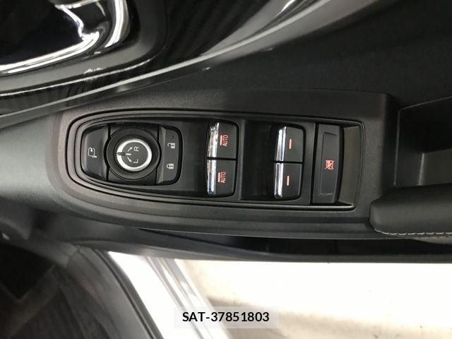 Subaru IMPREZA 2017-07 8685722-24