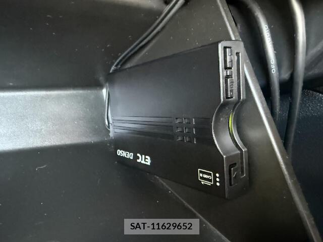 Subaru IMPREZA 2018-11 8074103-10