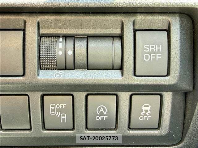 Subaru IMPREZA 2017-05 8207960-13