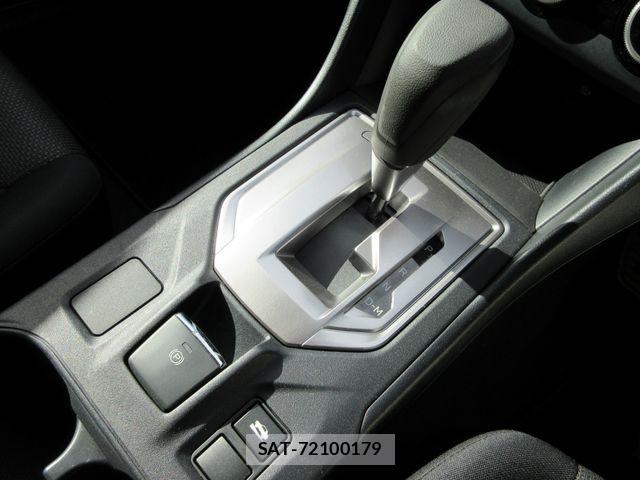 Subaru IMPREZA 2018-08 8207957-10