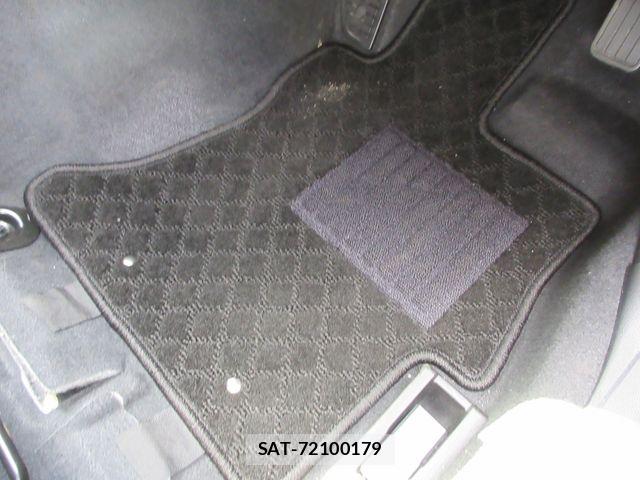 Subaru IMPREZA 2018-08 8207957-22