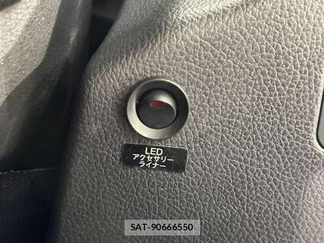 Subaru IMPREZA SPORT HYBRID 2016-07 6906696-15