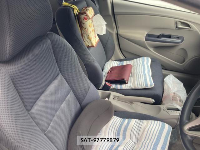 Honda INSIGHT 2011-01 7358172-9
